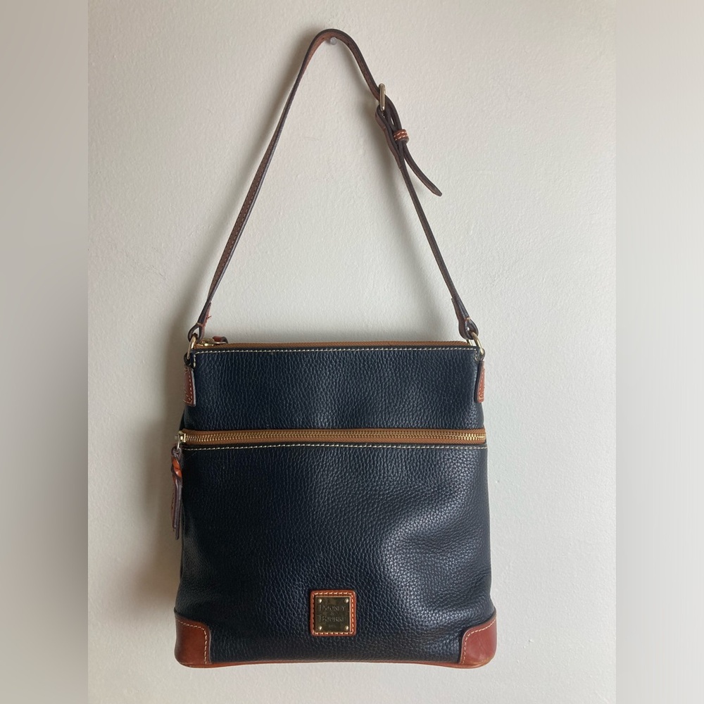Dooney & Bourke black Authentic Pebble Hobo Shoulder Handbag Bag crossbody